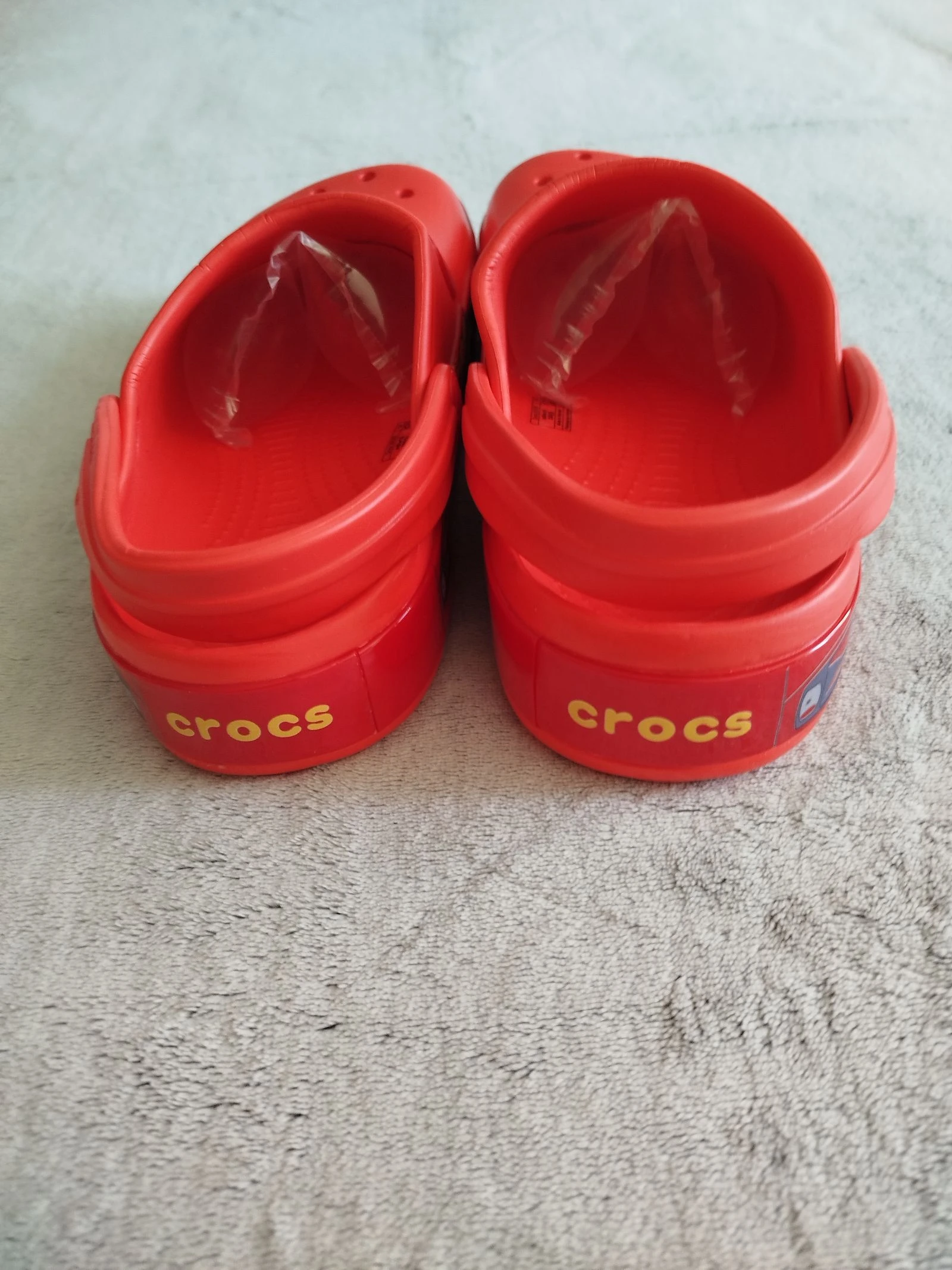 Zuecos rojos unisex – photo 3